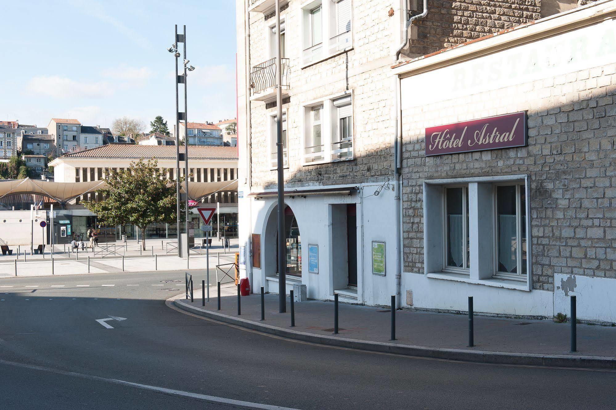 Helios Hotel Poitiers Buitenkant foto