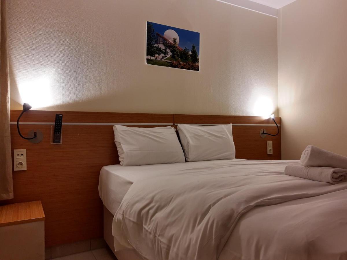 Helios Hotel Poitiers Buitenkant foto