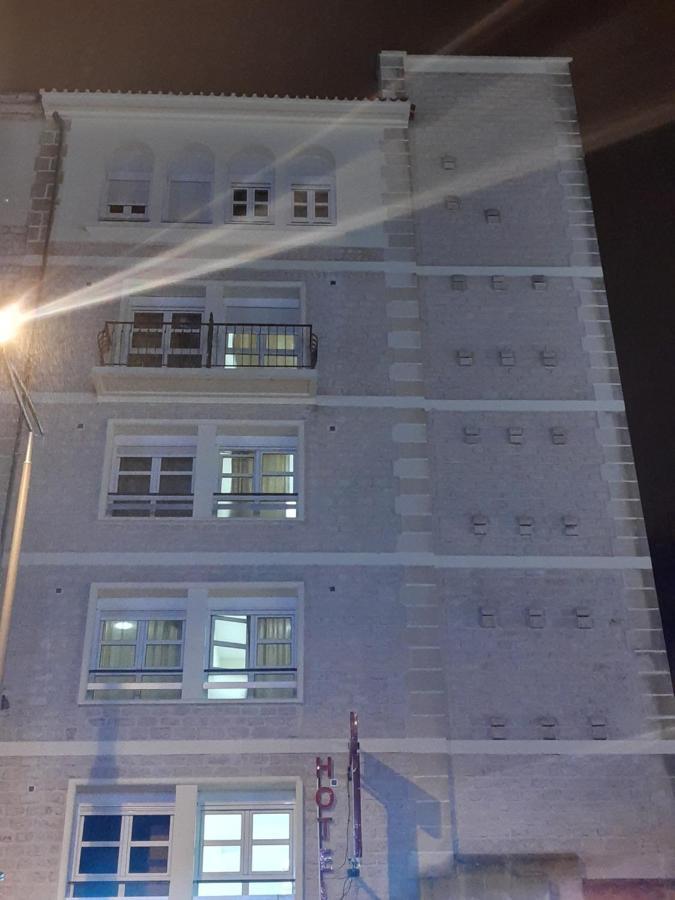 Helios Hotel Poitiers Buitenkant foto